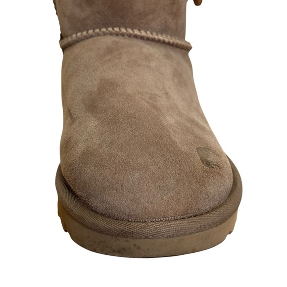 UGG MINI BAILEY BUTTON II CARIBOU BOOTS - WOMEN'S SZ. 6 AMPUTEE 1 SHOE LEFT SHOE - Picture 9 of 16
